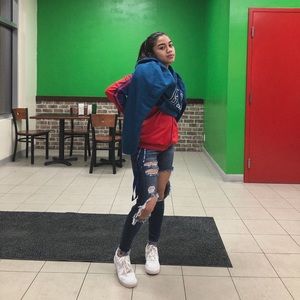 Meet your Posher, Zahara